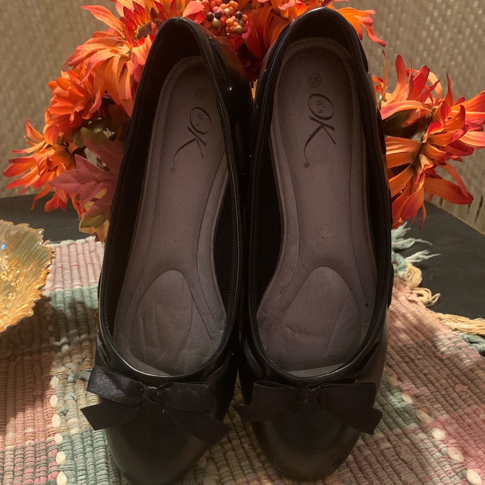Brand -It’s OK black slip on platform/heel shoes size 12W